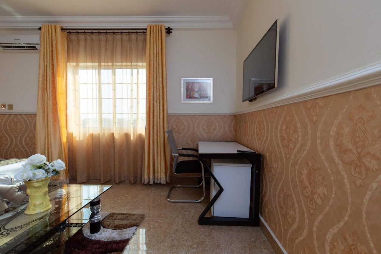 Ag Hotel And Suites Ogbodjo エクステリア 写真