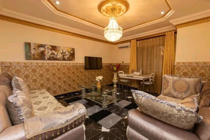 Ag Hotel And Suites Ogbodjo エクステリア 写真